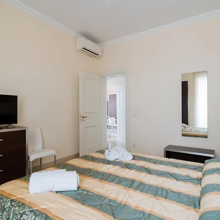 Palazzo Mongio מלון דירות 3*