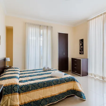 מלון דירות Palazzo Mongio 3*