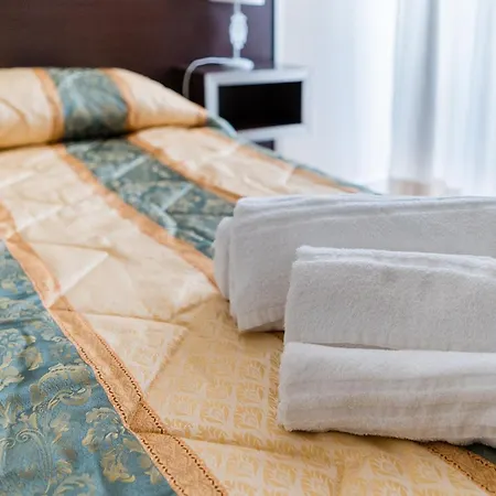 מלון דירות Palazzo Mongio 3*
