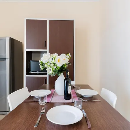 Palazzo Mongio מלון דירות 3*