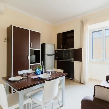 מלון דירות Palazzo Mongio 3*
