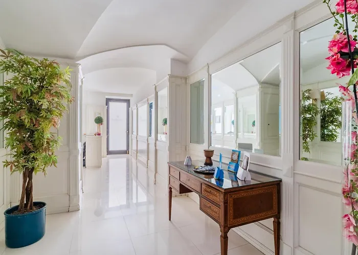 Palazzo Mongio Aparthotel