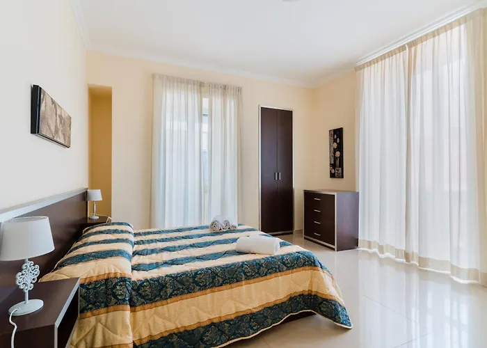 Palazzo Mongio Aparthotel 3*